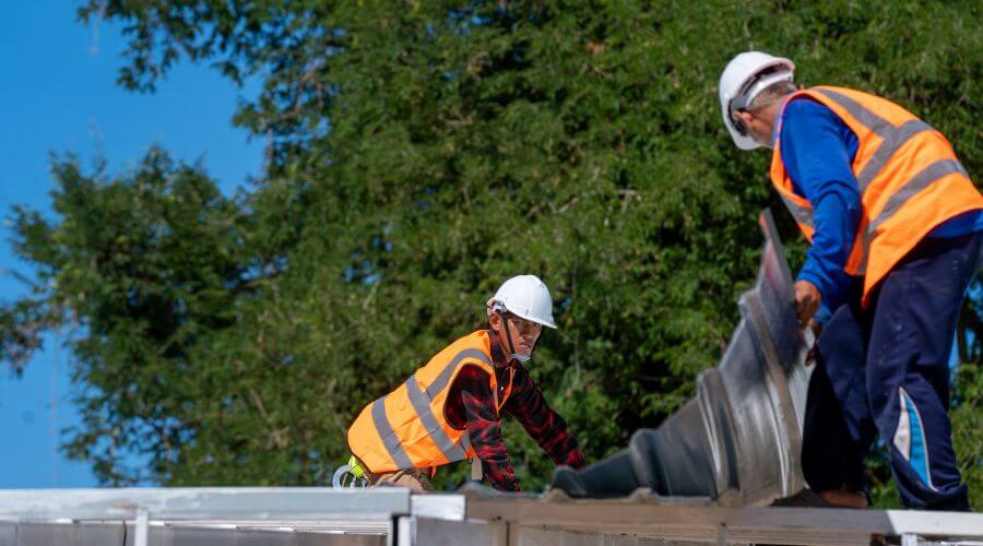 Professional residential roofers in Agency, IA